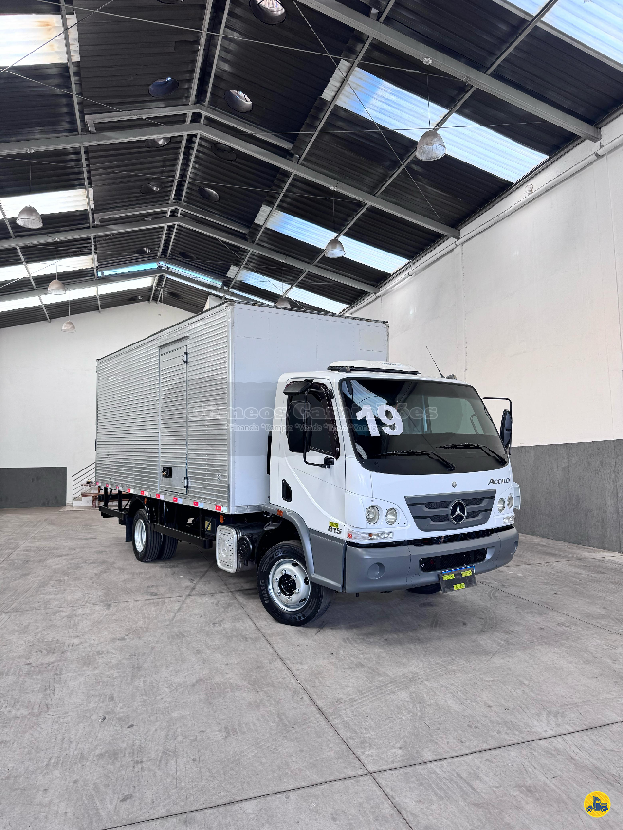 CAMINHAO MERCEDES-BENZ MB 815 Baú Furgão 3/4 4x2 Gêmeos Caminhões CONTAGEM MINAS GERAIS MG